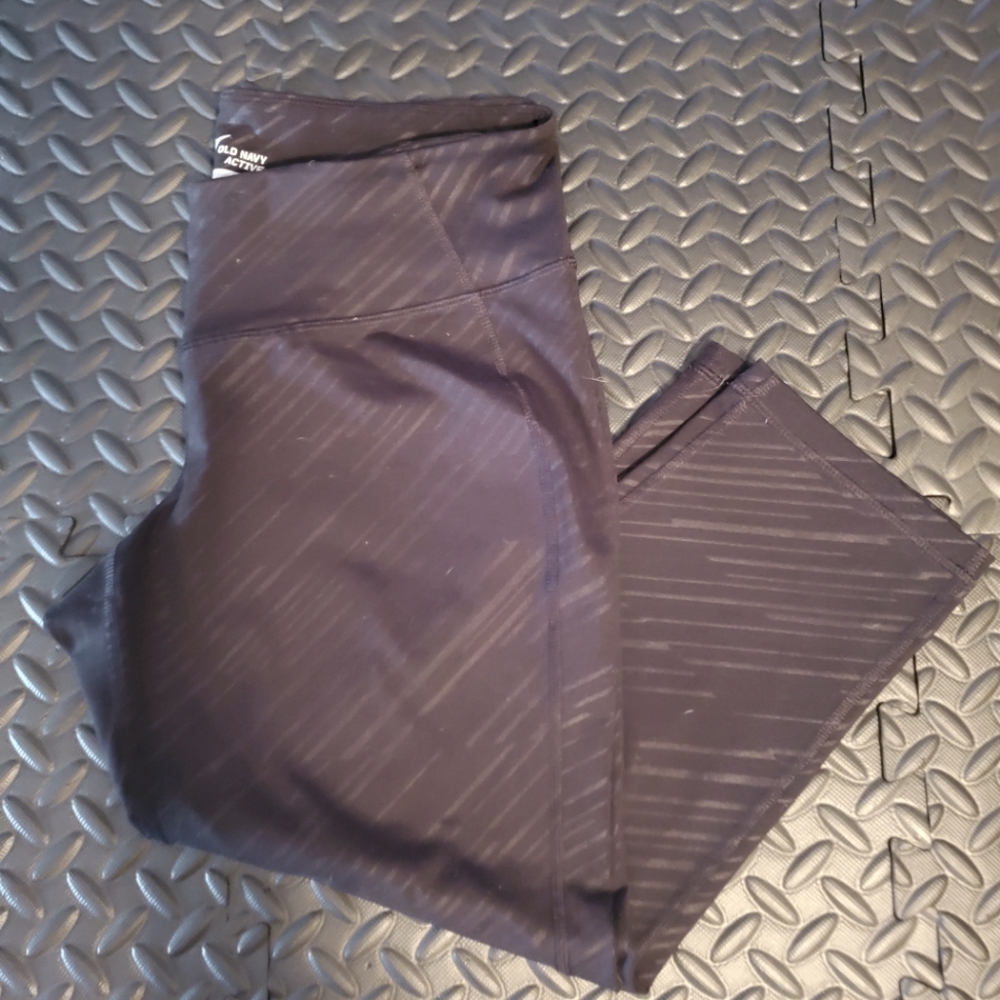 Old Navy crop leggings Large